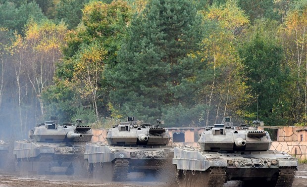 Ukraine: Les ministres des pays membres l'UE vont discuter d'une aide militaire de 20 milliards d'euros
