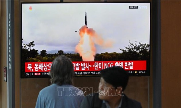 Pyongyang tire deux missiles balistiques 