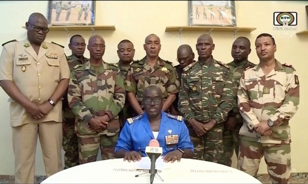 Putsch au Niger: Première apparition de Bazoum, aux côtés de Mahamat Deby
