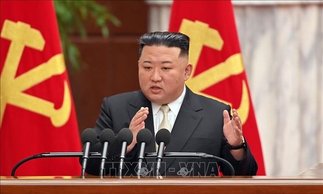 Pyongyang: Kim Jong-un visite des usines d’armement et appelle à accroître la production