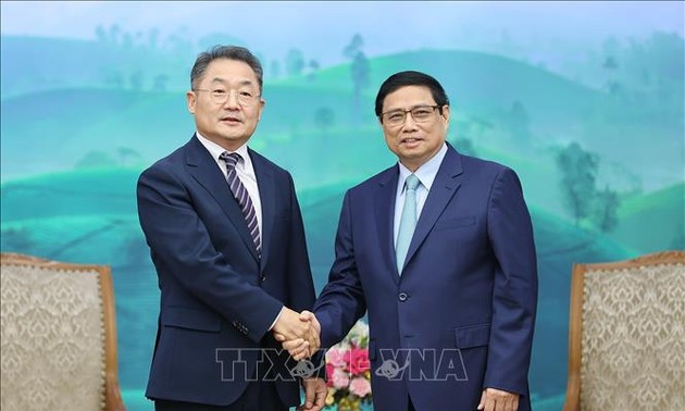 Pham Minh Chinh reçoit le directeur général mondial du groupe Amkor