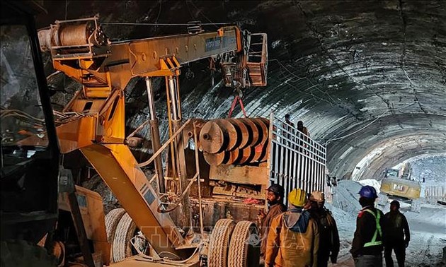 Inde : deux jours de plus pour sauver les 40 travailleurs coincés sous un tunnel