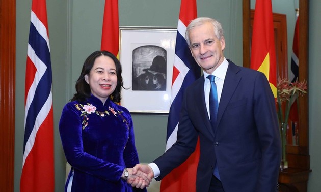 Entretien entre Vo Thi Anh Xuân et le Premier ministre norvégien