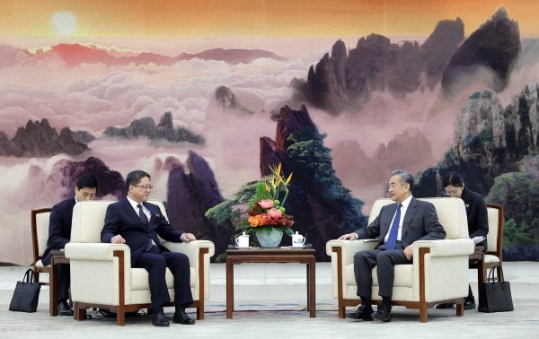  Wang Yi rencontre le vice-ministre nord-coréen des Affaires étrangères à Pékin