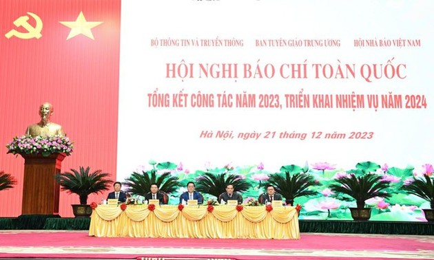 Bilan et perspectives de la presse vietnamienne pour 2024
