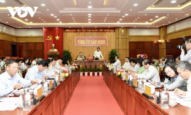 Vuong Dinh Huê rencontre les dirigeants de la province de Tây Ninh