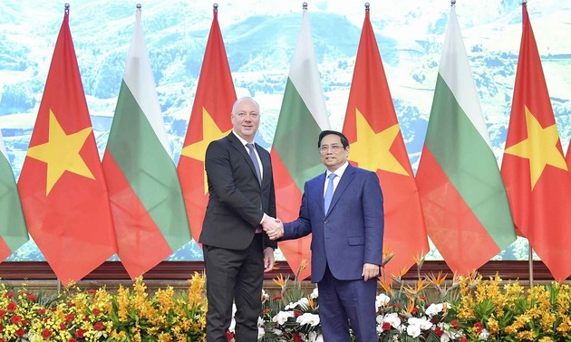 Entrevue entre Pham Minh Chinh et le président de l'Assemblée nationale bulgare