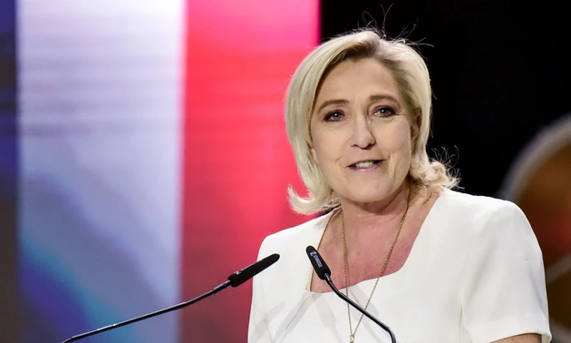 Élections législatives: Éric Ciotti annonce une coalition inédite avec Marine Le Pen