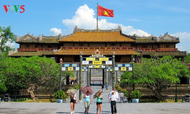 Vietnam receives 5.3 million foreign tourists in 5 months