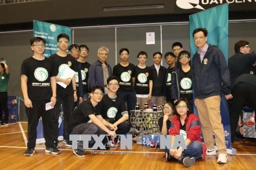 Vietnamese students attend First Robotics Competition in Australia