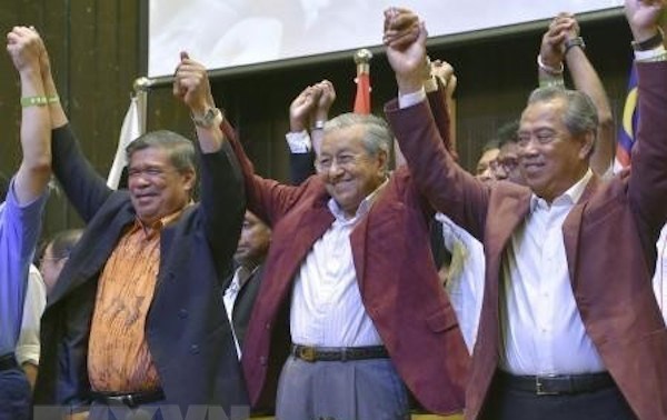 World leaders congratulate Malaysian PM Mahathir Mohamad