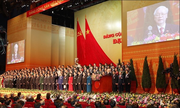 Vietnamese people applaud success of 13th National Party Congress