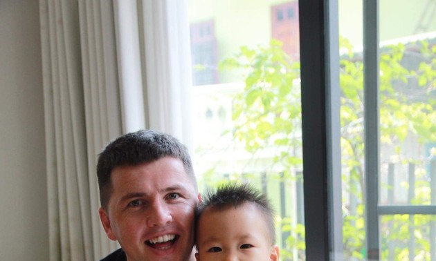 Irish single dad’s special bond with Vietnamese baby with cleft lip