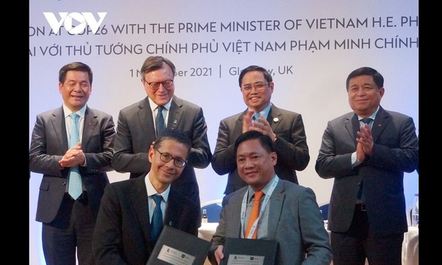 Vietnam aims to attract foreign investors in high tech, environmental protection