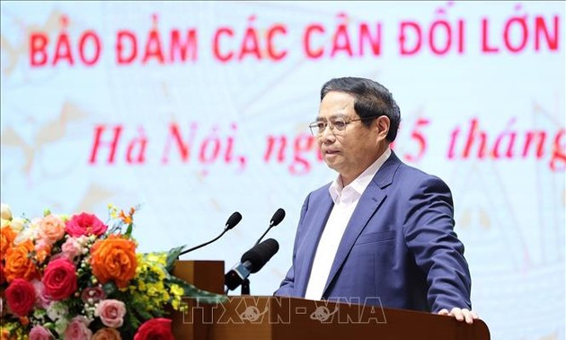 Pham Minh Chinh: les entreprises publiques doivent être des leaders dans le développement économique du pays  