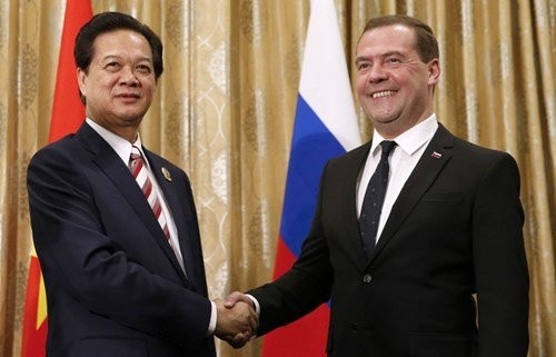 Russian PM Dmitry Medvedev begins visit to Vietnam