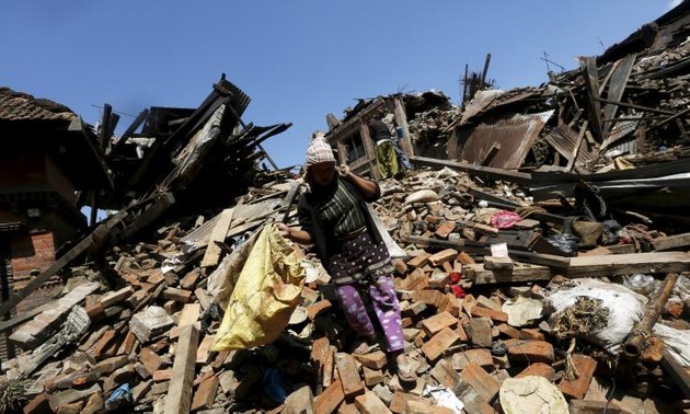 Nepal’s quake death toll nears 7,600