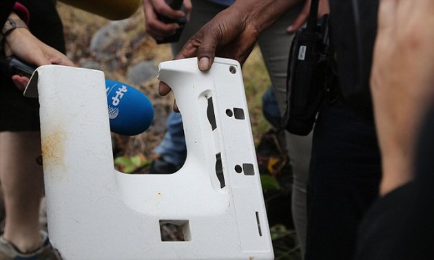 Possible MH370 debris found on Reunion Island