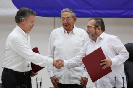 Colombian government and FARC signed official ceasefire deal
