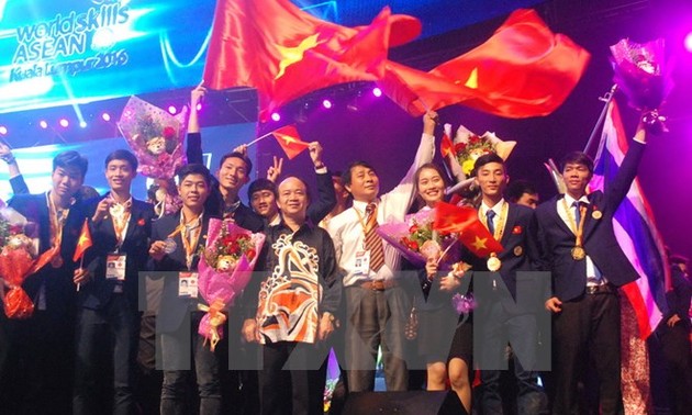 Vietnam ranks third at 11th ASEAN Skills Competition