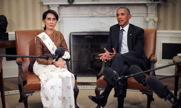 President Obama announces the lifting of sanctions on Myanmar