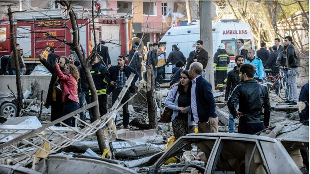 IS claims car bomb in Diyarbakir