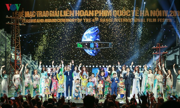 Spectaclular closing ceremony of Hanoi International Film Festival 