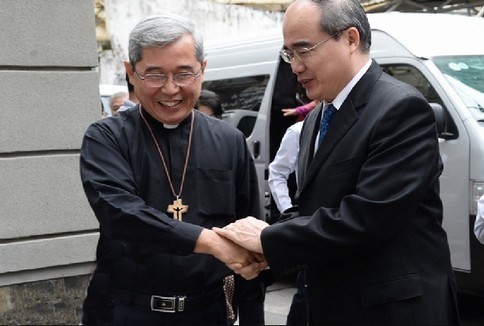 Ho Chi Minh City leader delivers Christmas greetings to Catholics