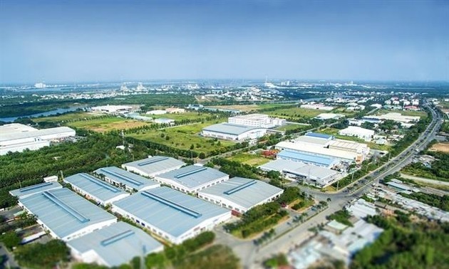 Many foreign companies move factories to Vietnam: Savills