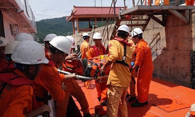 Panama’s vessel rescues drifted Vietnamese sailors