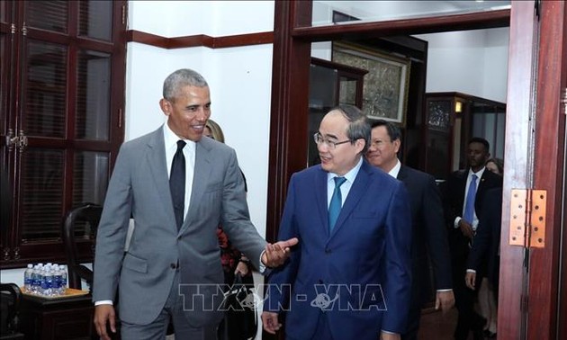 Former US President visits Vietnam