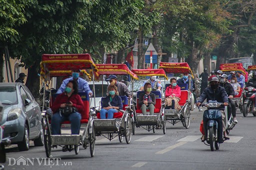 Foreigners support Vietnam’s regulation on wearing facemasks amid Covid-19 pandemic