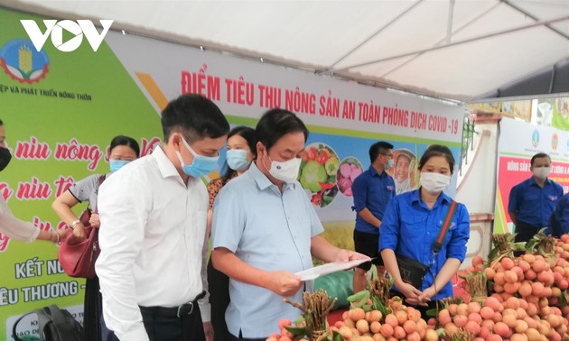 Vietnam promotes farm produce sales at safe locations during COVID-19