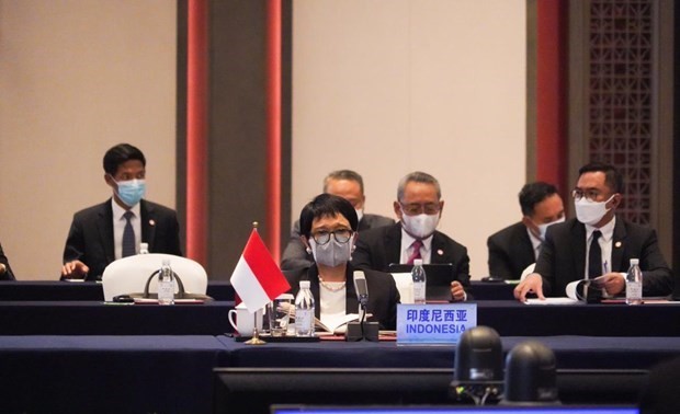 Indonesia calls on ASEAN, China to resume COC talks