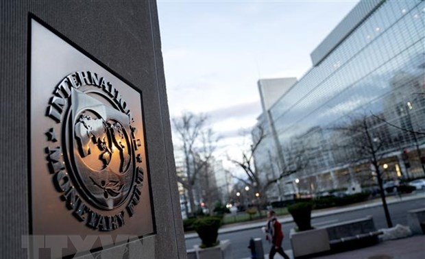 IMF lifts global growth forecasts to 2.9%