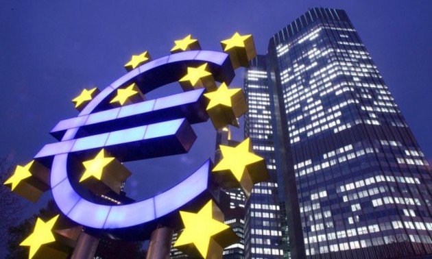 EU raises forecasts for Eurozone growth 