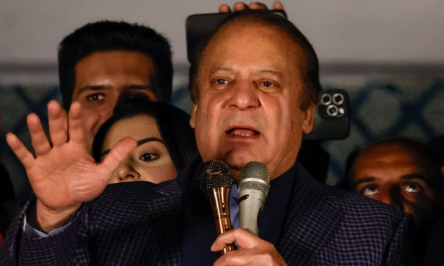Pakistan elections: Imran Khan, Nawaz Sharif both claim wins