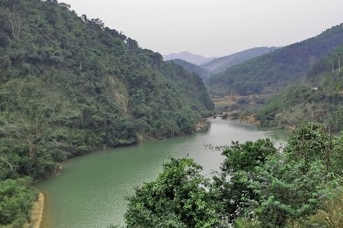 Reise auf dem Fluss Ba Che in Quang Ninh