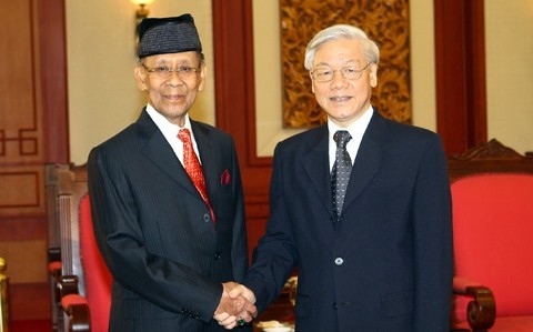 Der König von Malaysia trifft vietnamesische Spitzenpolitiker