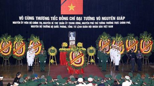 Die Presse weltweit berichtet über die Trauerfeier des Generals Vo Nguyen Giap