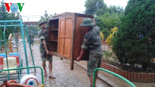 Die Folgen der Überschwemmung in Zentralvietnam beseitigen