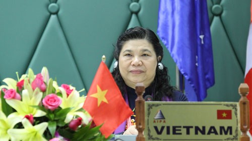 Vize-Parlamentspräsidentin Tong Thi Phong leitet Sitzung der IPU-Abteilung