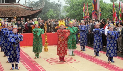 Gedenkfeier für die Vorfahren der Vietnamesen, Lac Long Quan und Au Co