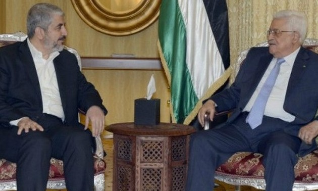 Der palästinensische Präsident und Hamas-Führer diskutieren über Waffenruhe mit Israel
