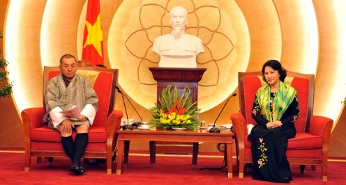 Vize-Parlamentspräsidentin Nguyen Thi Kim Ngan empfängt Rechnungshofchef von Bhutan Royal