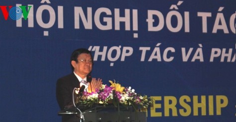 Staatspräsident Truong Tan Sang beteiligt sich an der Konferenz für Partner vom Roten Kreuz Vietnam