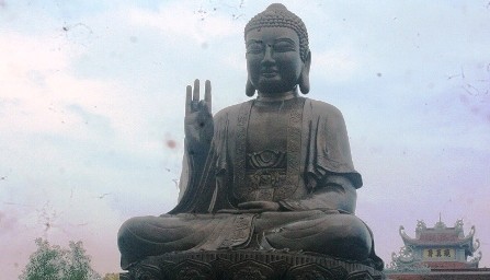 Die größte Buddha-Statue aus Bronze in Südostasien eingeweiht