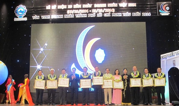 Vietnamesische Unternehmer unterstützen die Entwicklung des Landes