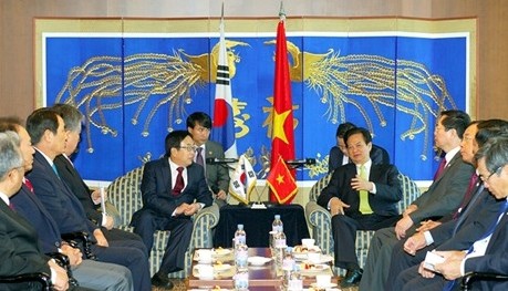 Premierminister Nguyen Tan Dung trifft Bürgermeister von Busan