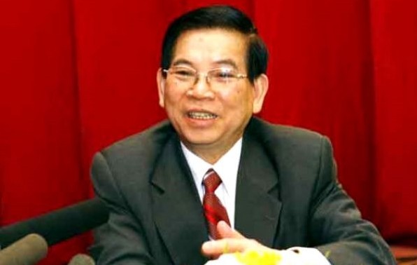 Abzeichen für 50 Jahre Parteimitgliedmitgliedschaft für Ex-Staatspräsident Nguyen Minh Triet